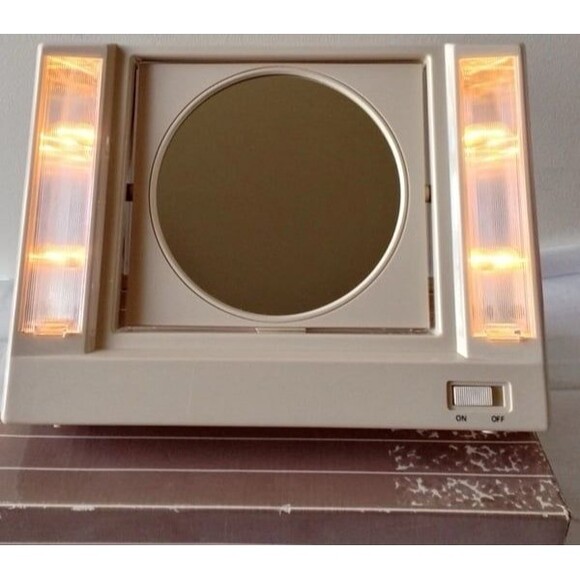 Avon Reflections of Beauty Vintage 2 Sided Magnifying Make-Up Mirror NEW Lights - Picture 2 of 7